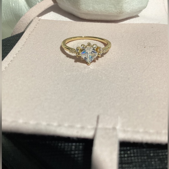 🌸Elegant Vintage or Antique Style Princess Cut Petite Cz Diamond band - Picture 3 of 16